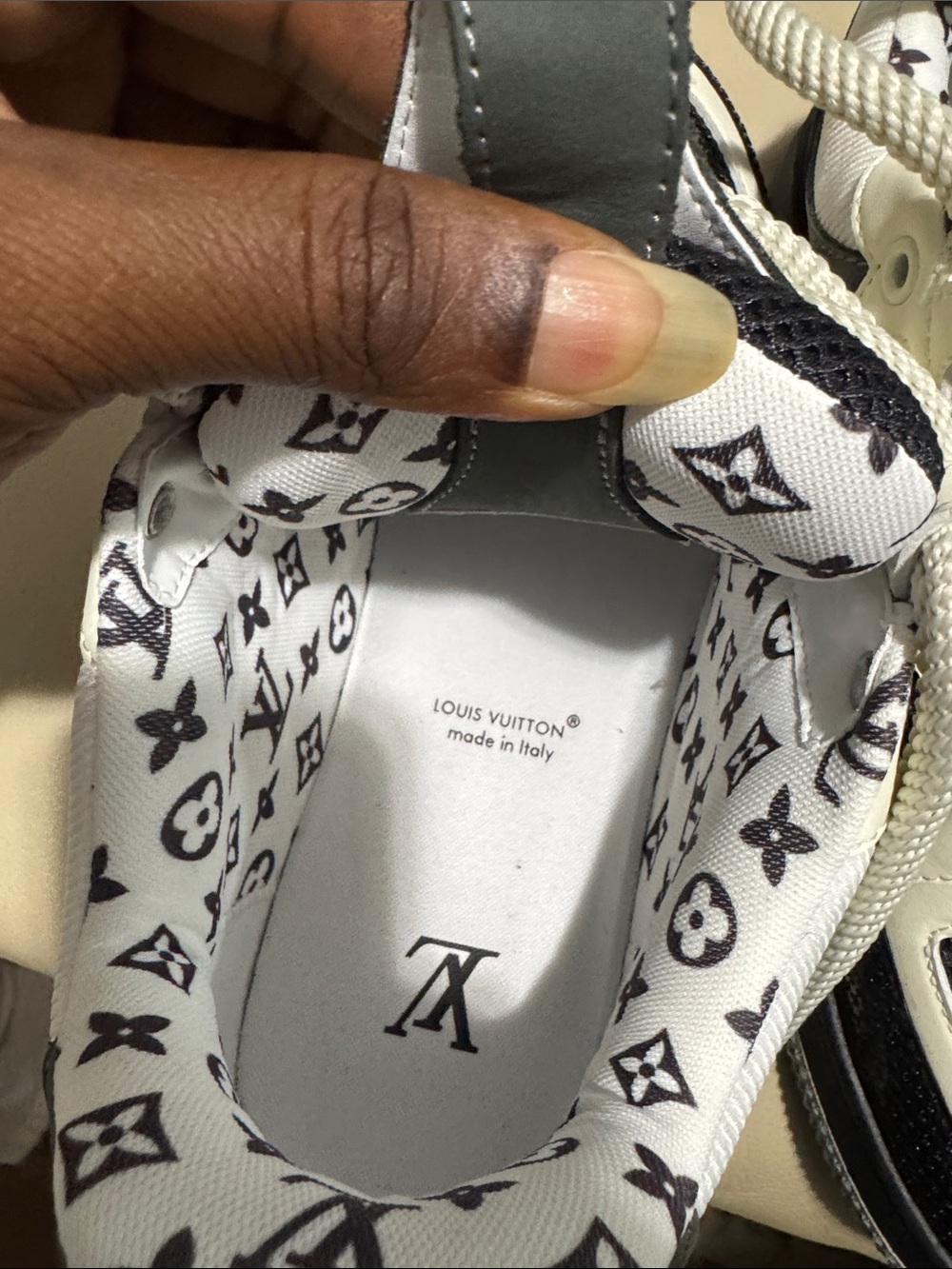 Louis Vuitton Black and White Chunky Lace-Up Sneakers - Picture 8 of 8